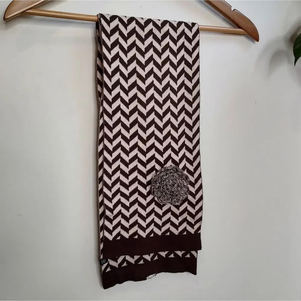 GAP Knit Brown & Cream Chevron Print Scarf